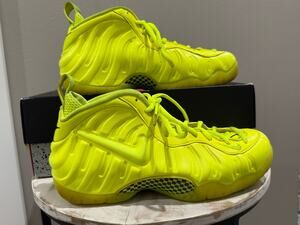 Nike Air Foamposite Pro Volt Size 10.5 624041-700